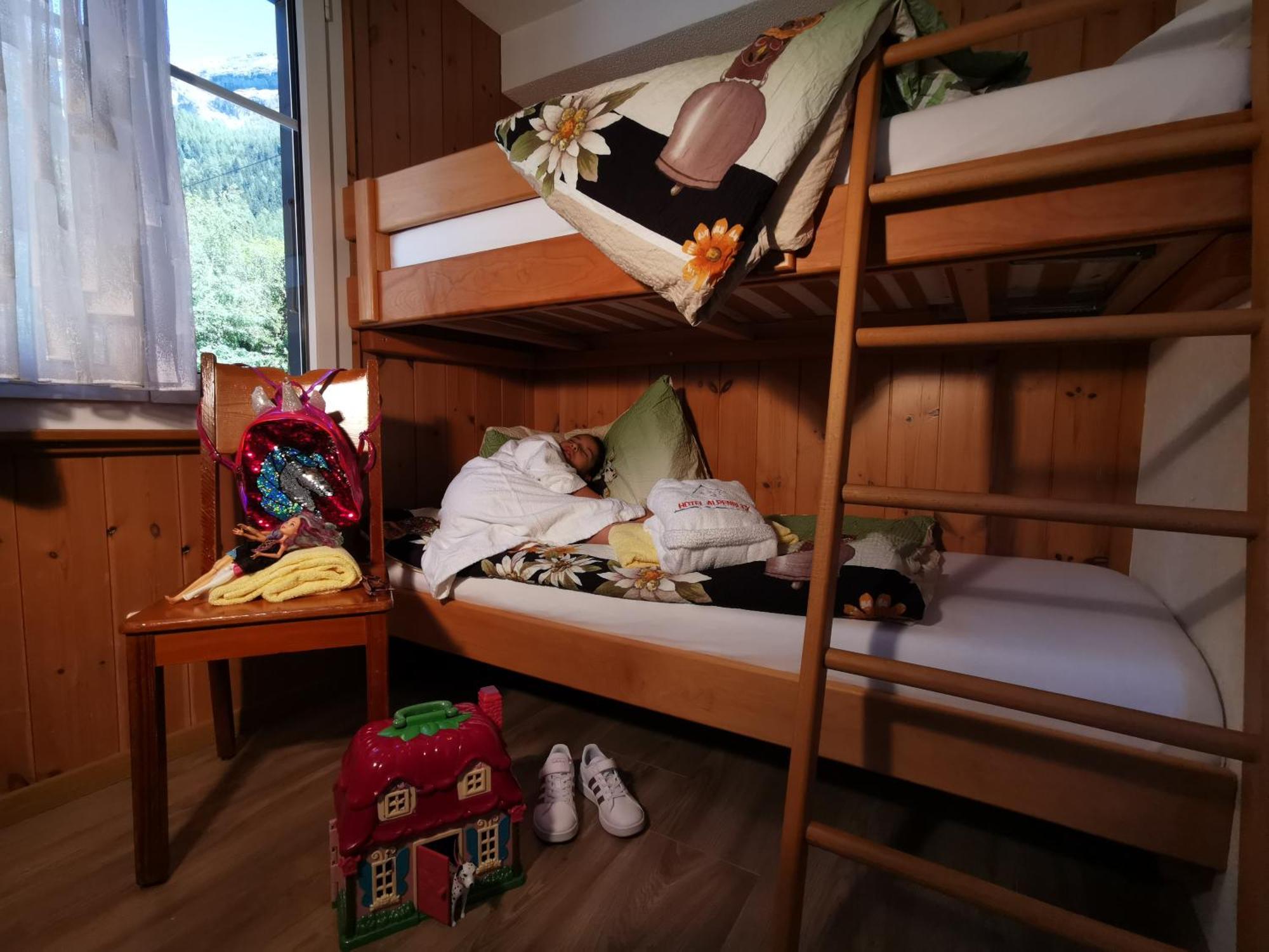 Hotel Walliserhof-Leukerbad-Therme エクステリア 写真