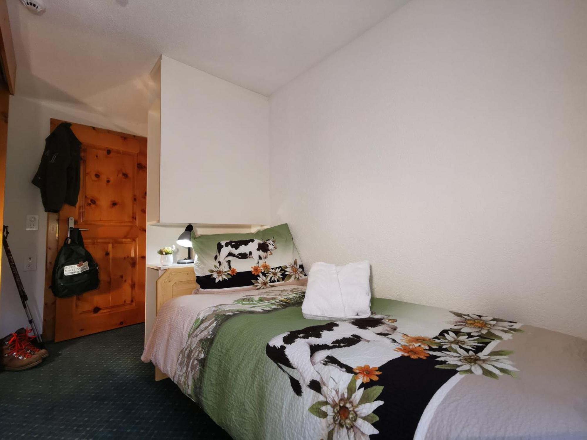 Hotel Walliserhof-Leukerbad-Therme エクステリア 写真