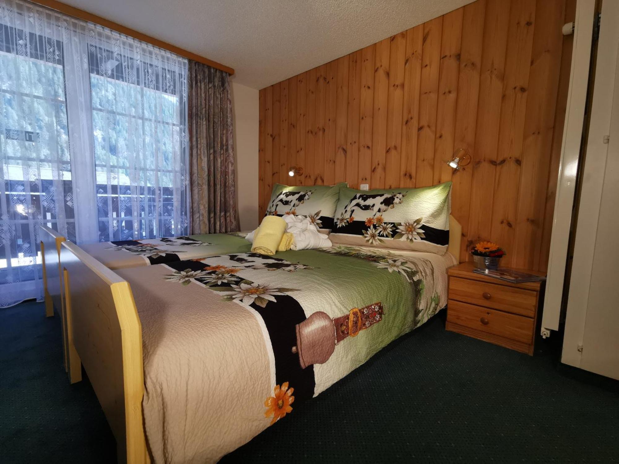 Hotel Walliserhof-Leukerbad-Therme エクステリア 写真