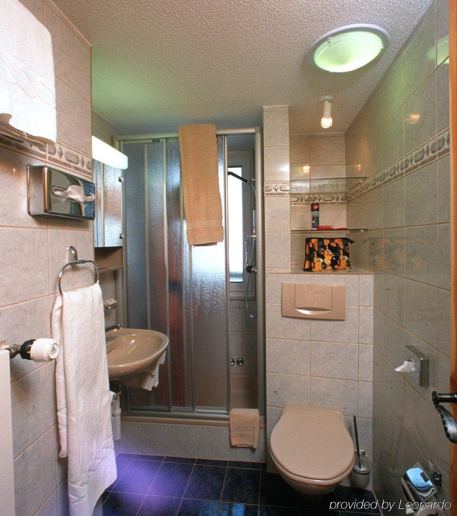 Hotel Walliserhof-Leukerbad-Therme 部屋 写真