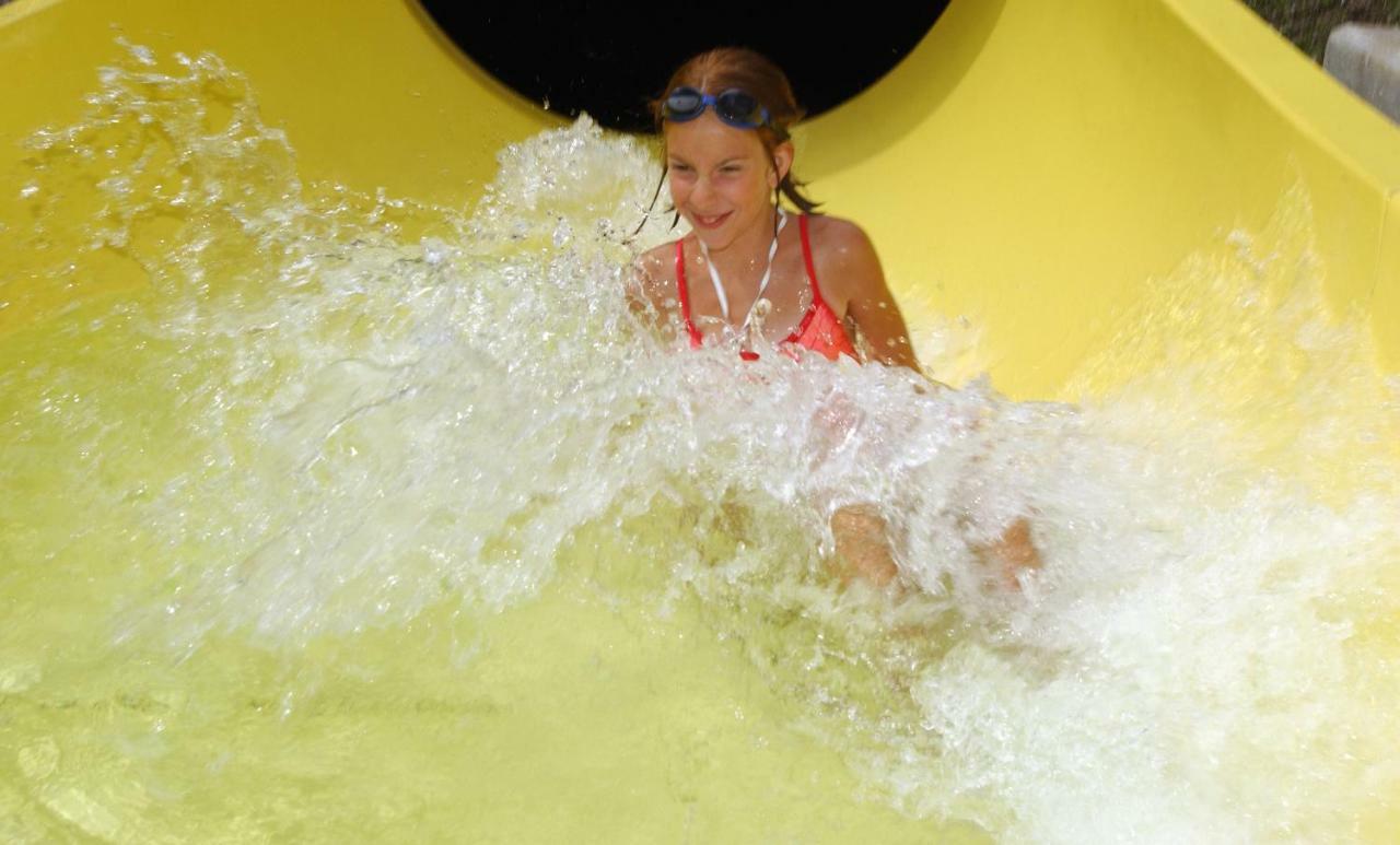 Hotel Walliserhof-Leukerbad-Therme エクステリア 写真