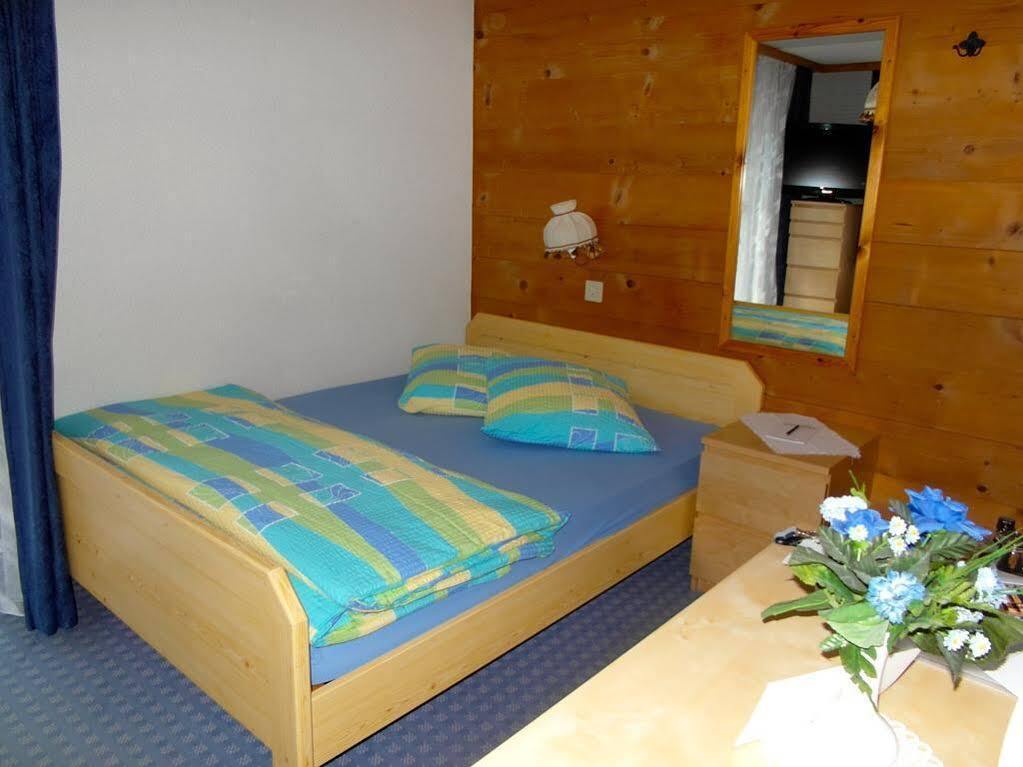 Hotel Walliserhof-Leukerbad-Therme エクステリア 写真
