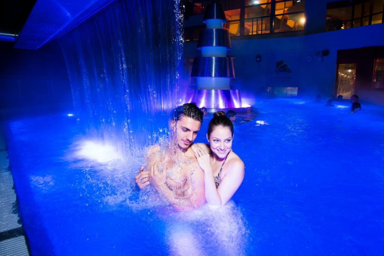 Hotel Walliserhof-Leukerbad-Therme エクステリア 写真
